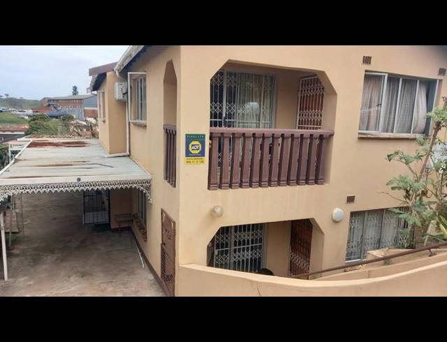 4 BEDROOM HOUSE FOR SALE IN CROSSMOOR